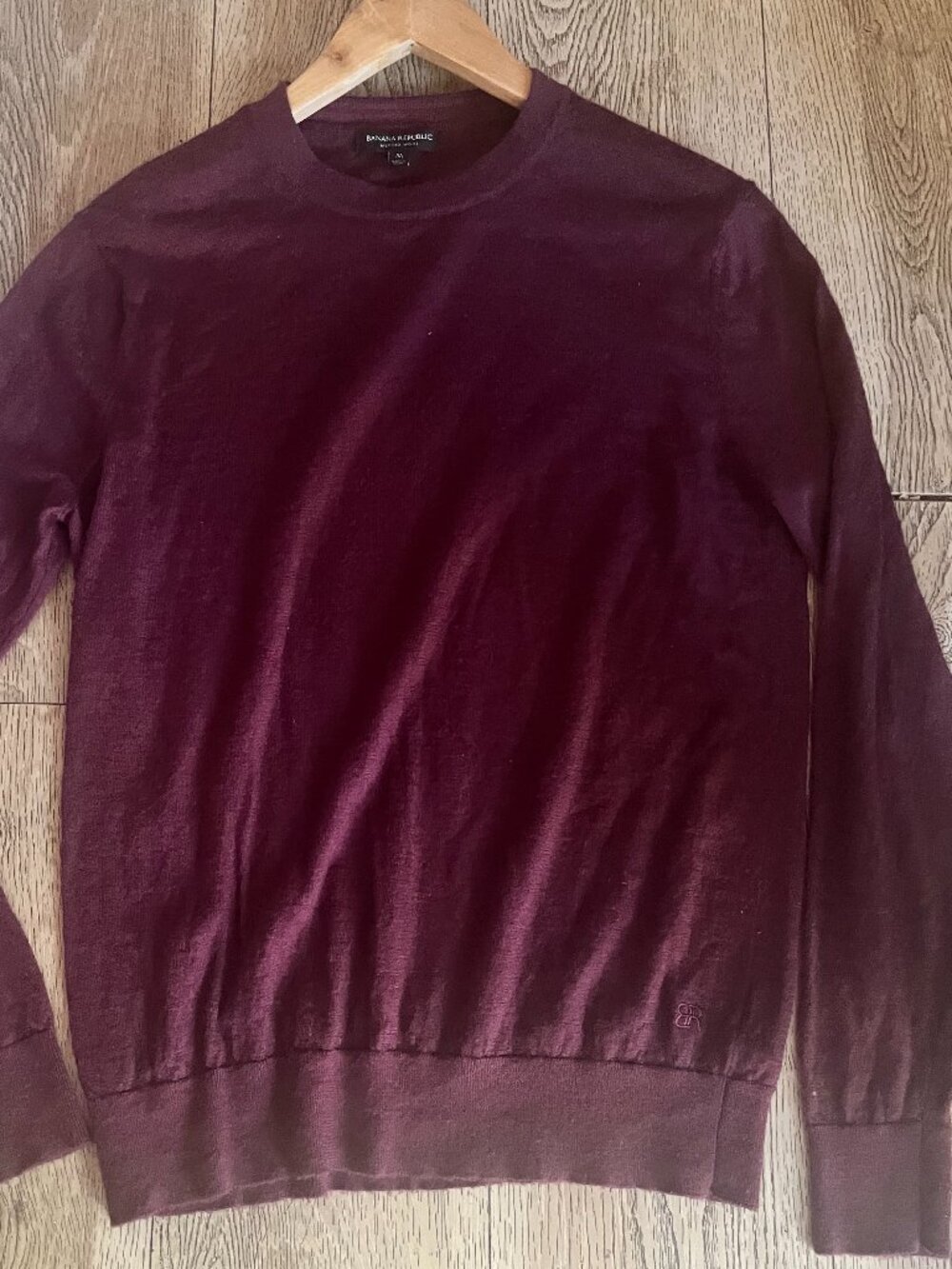 Banana Republic unisex 100% Merino Wool Burgundy  Sweater  M light/layering